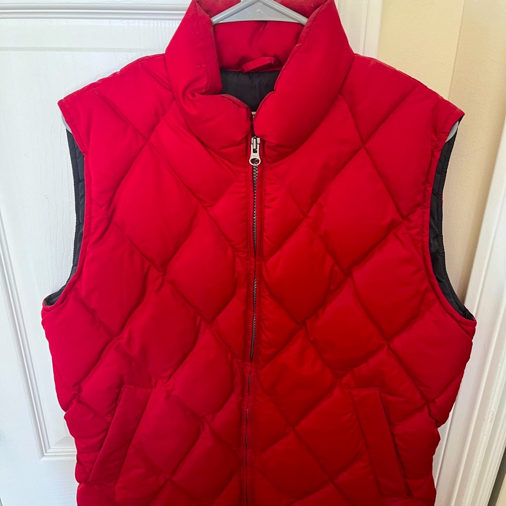 Eddie Bauer Women’s Red Thick Vest!!